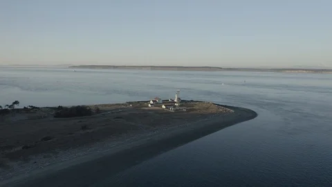 Lighthouse at sunset (DLog Ungraded) Vídeo Stock 106588920