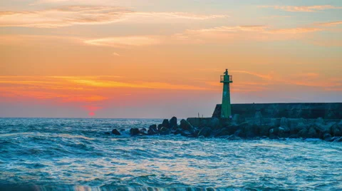 Lighthouse under sunburst Vídeo Stock 61819985