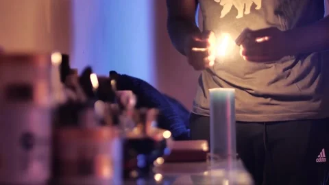 Lighting a candle Vídeos de archivo 155272083