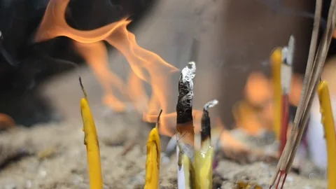 Lighting Candle in temple. 스톡 동영상 79747889