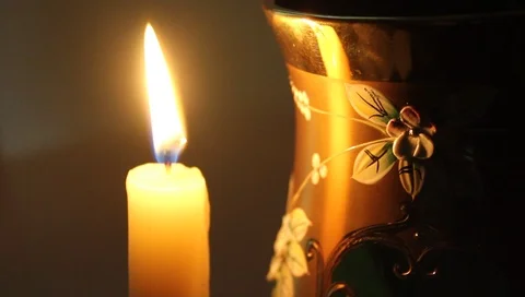Lighting candles in the room, ignition flame candles Vídeo Stock 91911278
