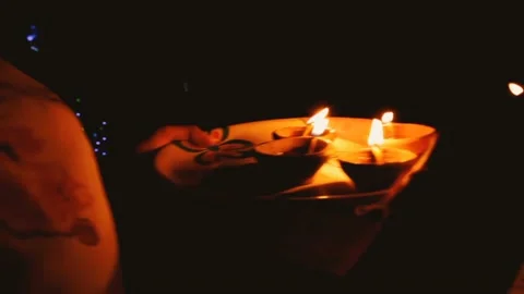 Lighting diyas on diwali. Stock-Footage 210737756
