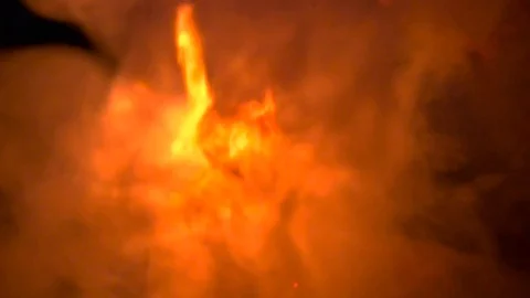 Lighting fire 動画素材 69846898