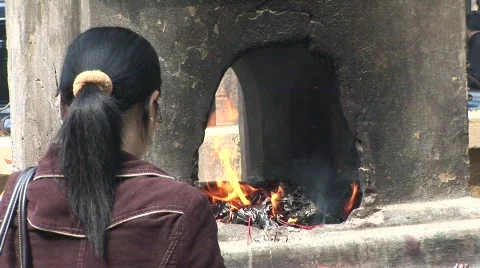 Lighting incense, Buddhist temple Stock Footage 289348