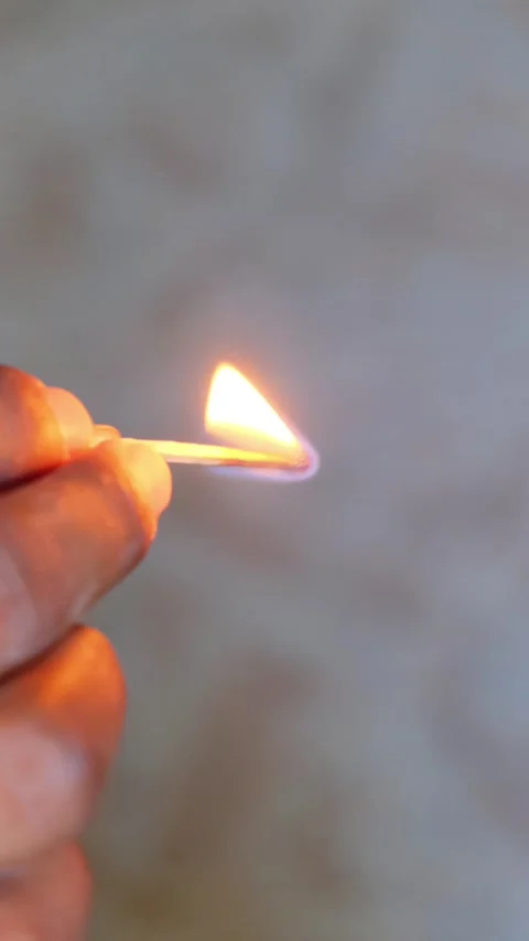 Lighting Matchstick Close Up – Igniting Fire with Matchbox Stick Vidéo 332655558