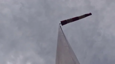 Lightining bolt in the sky during a thunderstorm Video stock 133741257