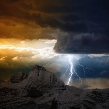 Lightning in mountain Фото