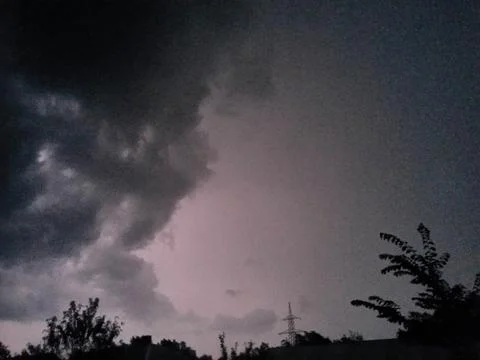 Lightning that strikes the forest Stock-Fotos