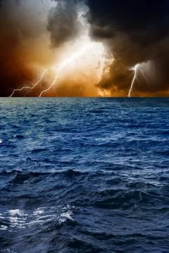 Lightnings in sky, sea Illustrazione stock