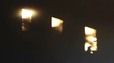 Lightpatches moving across wall Видео 25845067