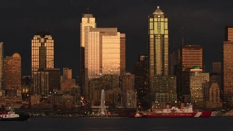The lights come on in downtown Seattle Video stock 70074978