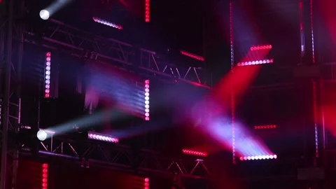 Lights flashing spotlights 動画素材 96261008