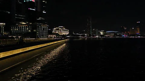 Lights Shimmering On The Water Stock-Footage 1086365