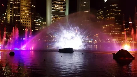 Lights show with an image of fire and lion along Singapore River during Vidéo 102153946