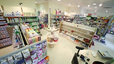 Lights turn off and turn on in the spacious hall with cash register Video stock 76411767