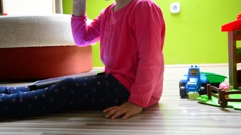 Liittle girl using tablet pc Stock Footage 41462142