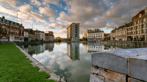 LILLE, Couché de soleil sur le Quai du Wault, TIMELAPSE Vídeos de archivo 136547008