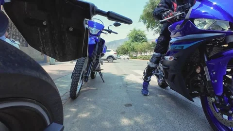 Lima, Peru, 15 Mar 2025. Bikers testing yamaha motorcycles of different models 库存影片 305264206