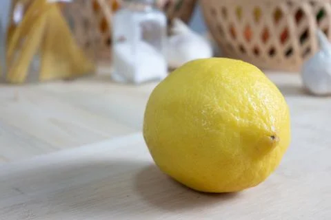 A Lime is placed on a cutting board Foto stock