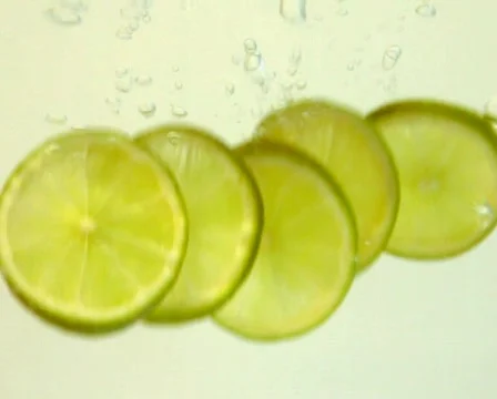 Lime in water Video stock 589657