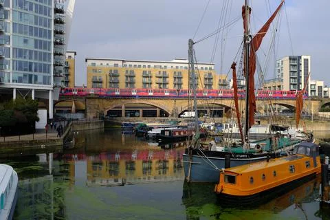 Limehouse Basin DLR Stock Photos