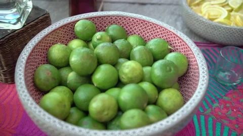Limes / lemons in a bowl Stock Footage 191290928