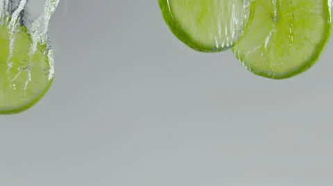 Limes in water Vídeos de archivo 11824975