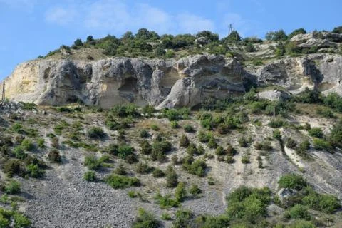 Limestone cliffs with sample of material, limestone erosion in the rocks. Foto stock
