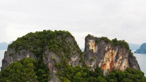 Limestone mountain 動画素材 130192128