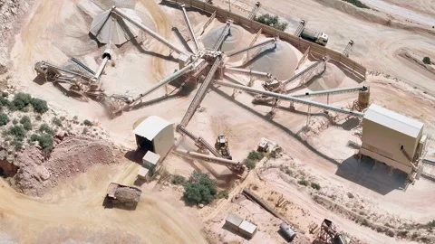 Limestone quarry and cement production operations in industrial landscape Vidéo 336598020