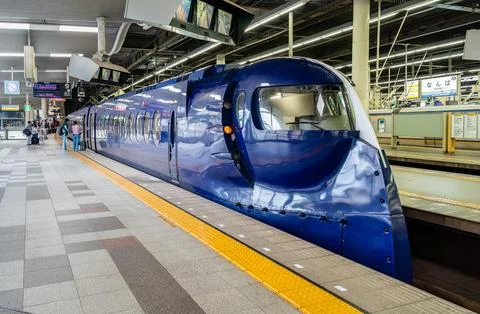 Limited Express Rapi:t train on the platform 스톡 사진