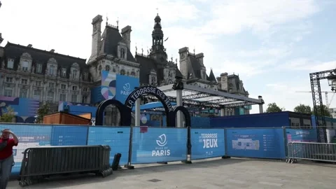 Limiting access to emblematic areas due to Games creates confusion in Paris, Par Stock Footage 279825360