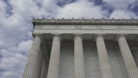 Lincoln Memorial on a cloudy day Stock Footage 167099389