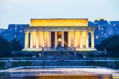 Lincoln memorial reflected on the reflection pool when dusk at nation mall. Stock Photos