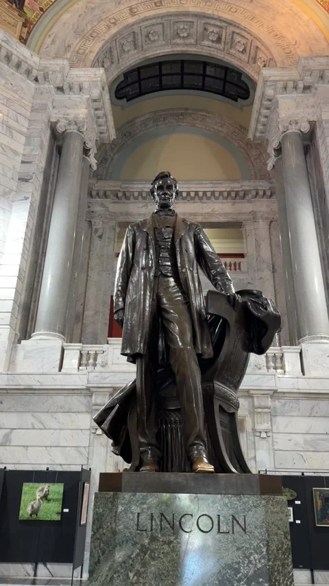 Lincoln Statue Inside the Kentucky State Capitol Building in Frankfort Stock Footage 311995113