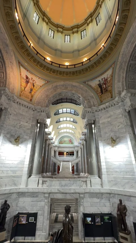 Lincoln Statue Inside the Kentucky State Capitol Building in Frankfort Stock Footage 311995173