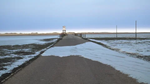 Lindisfarne-Causeway-flood 库存影片 307364596