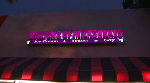 Lindsay Lohan Makes at Milkshakes Stock Footage 5186008