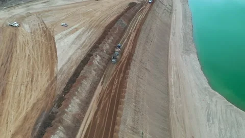 Lined up Bottom Dump Trailer (aka Belly Dump or Clam Dump) Vídeo Stock 153808627