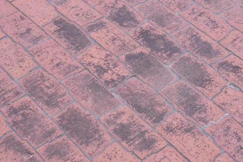 Lined with dingy brown bricks Stock-Fotos