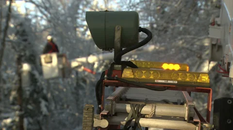 Lineman flashing lights ice 動画素材 34453432