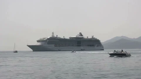 Liner in Cannes Video stock 23705656