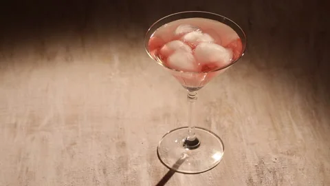 Lingonberries cocktail Video stock 165901766
