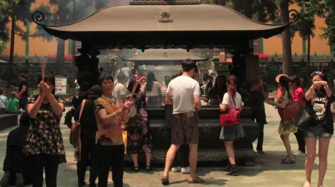 Lingyin Temple time lapse 2 30 zoom out Stock Footage 40573636