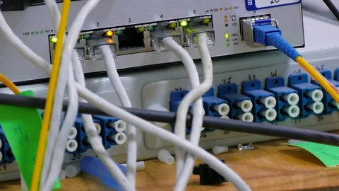 A link to the server equipment Vídeos de archivo 92703908