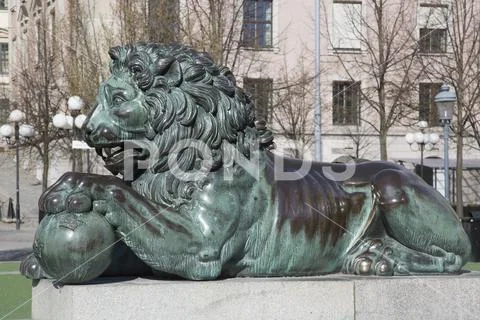 Lion Sculpture at King Karl XIII Monument; Kings Garden; Stockholm Stock Photos