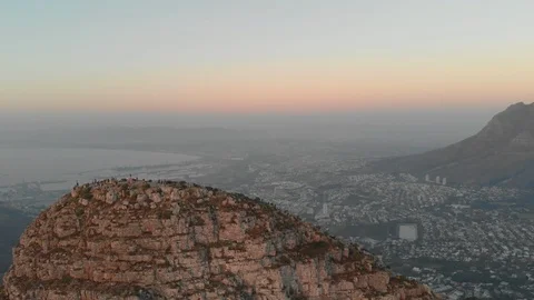 Lions head and Table Mountain, Cape Town, South Africa Stock-Footage 99051414
