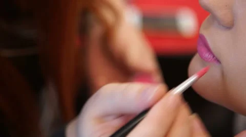 Lipstick being applied 動画素材 55301337