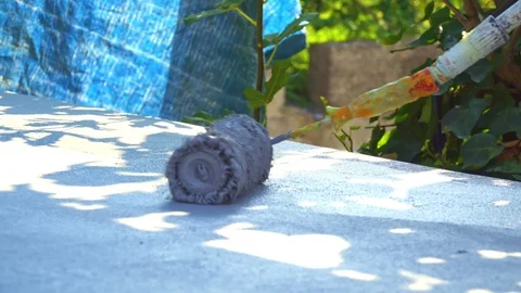 Liquid insulation is applied Stockbeeldmateriaal 116268203