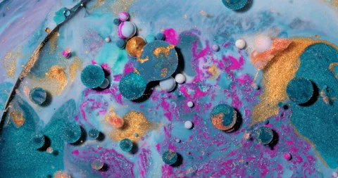 Liquid paint mixing artwork with splash and swirl Stock-Footage 155080533